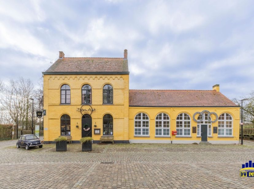 Totaal vernieuwde bistro over te nemen in fantastische streek, te midden van de Vlaamse Ardennen&lt;br /&gt;
&lt;br /&gt;
Ook geschikt voor tearoom, restaurant, …