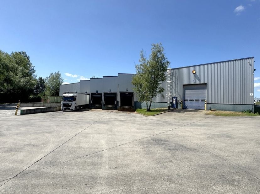 8695m² d&#039;entrepôt dans la zone industrielle de Krekelenberg&lt;br /&gt;
Emplacement: à proximité de l&#039;A12; excellente connexion avec le Ring d&#039;Anvers et l&#039;E
