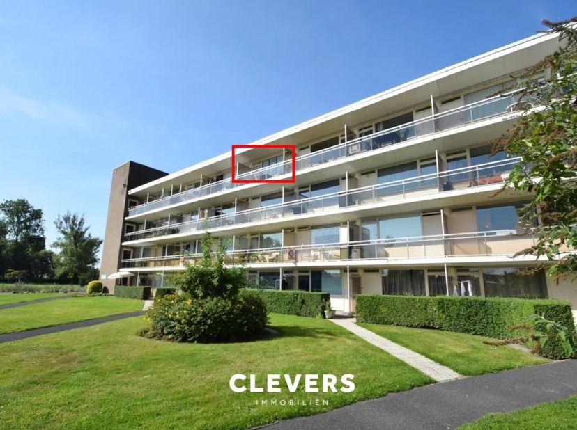 Op amper 800m van het strand en de zee en vlakbij het commerciële centrum van De Haan, vindt u dit modern appartement met 1 slaapkamer. Met zijn uitst
