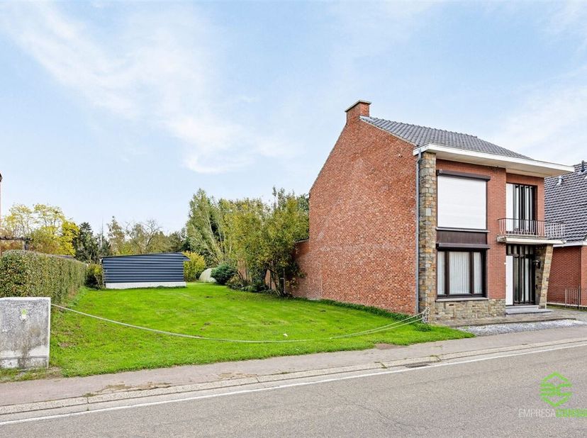 Terrain à vendre
                    à 3803 Runkelen
