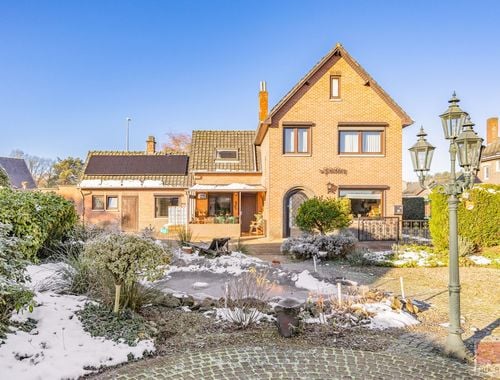                                         Maison à vendre à Rekem, € 325.000
