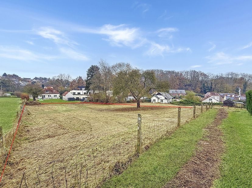 LIMAL - Gelegen nabij het centrum van Limal, voorzieningen en op gelijke afstand van de treinstations Limal en Profondsart, presenteert AMELOT PROPERT
