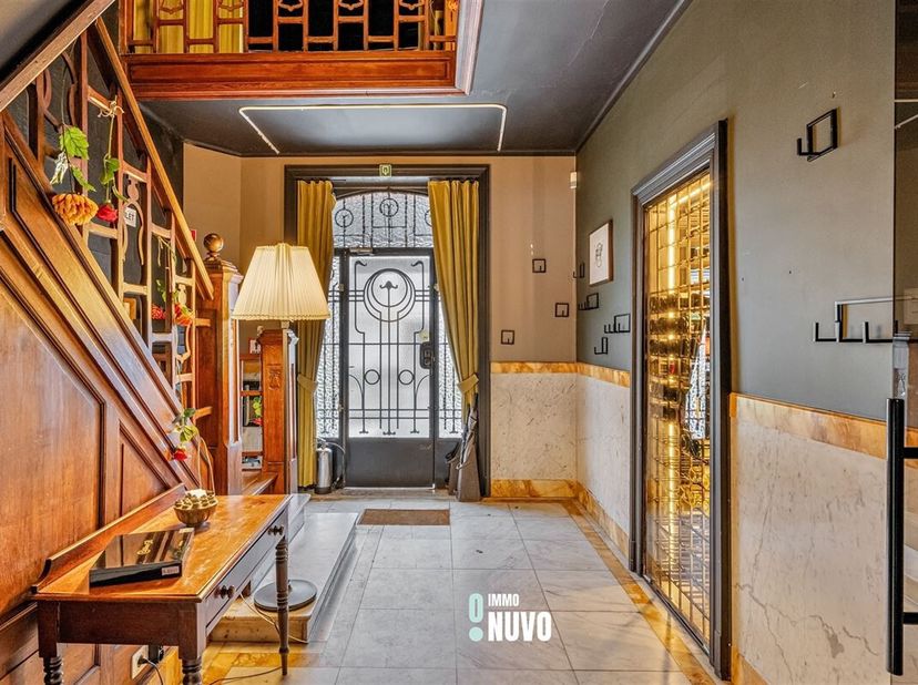 Maison de caractère à Lede&lt;br /&gt;
Ce commerce prêt à emménager avec logement se trouve dans un excellent emplacement à Lede, avec une superficie totale