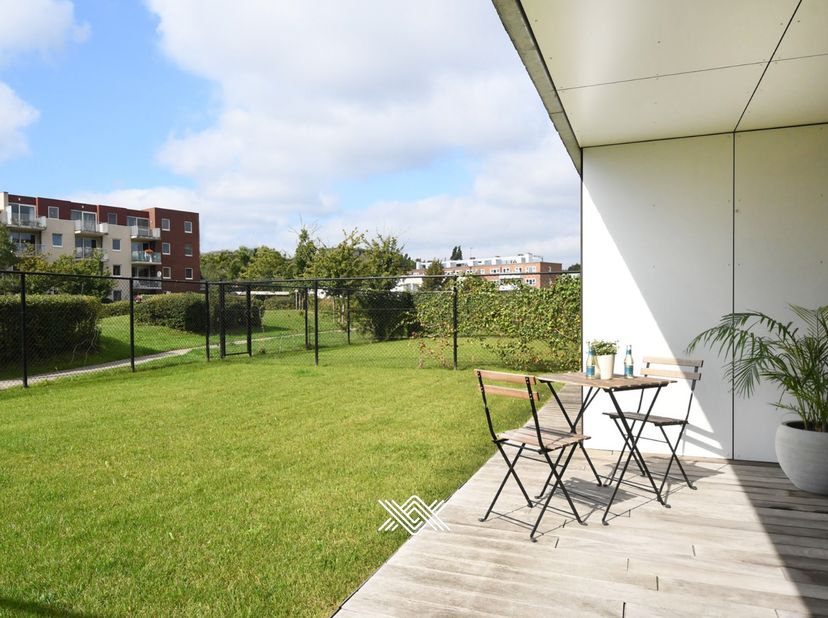 Dit gelijkvloers appartement bevindt zich in de recente residentie Park View III gelegen ten zuiden van Gent in Gentbrugge. De residentie is gelegen o