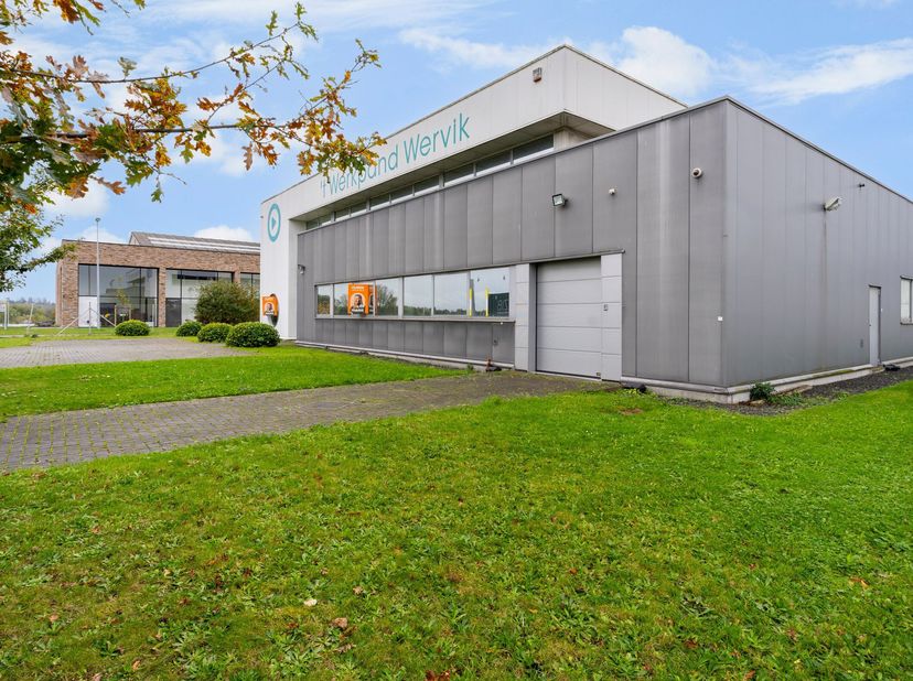 Handelspand met magazijnen, kantoor- en landschapsruimtes te huur in Wervik!&lt;br /&gt;
Voorgesteld pand heeft een ruim aan aanbod voor verschillende activ