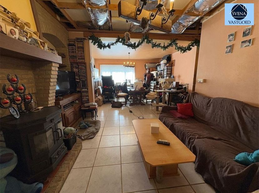 MAISON SITUÉE PRÈS DU CENTRE HERZELE&lt;br /&gt;
Prix indicatif : 250 000 euros&lt;br /&gt;
Cette propriété est située près du centre historique de Herzele, à pro