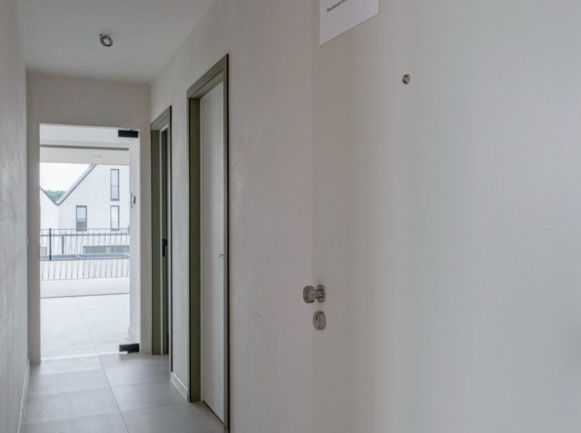 Energiezuinig appartement met 1 slaapkamer en overdekt terras van 21m² op wandelafstand van het centrum van Herk-de-Stad. Appartement B1.1 in nieuwbou