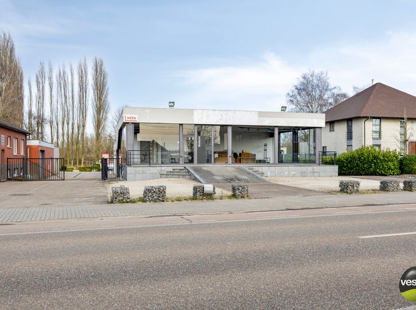 Bien professionnel à vendre
                    à 3740 Bilzen