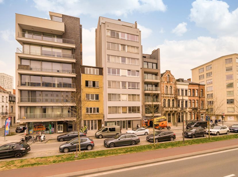 Wil je investeren in het hartje van Antwerpen? Dan moet je niet verder zoeken.Deze studio is gelegen op een toplocatie in Antwerpen. Terwijl je op vij