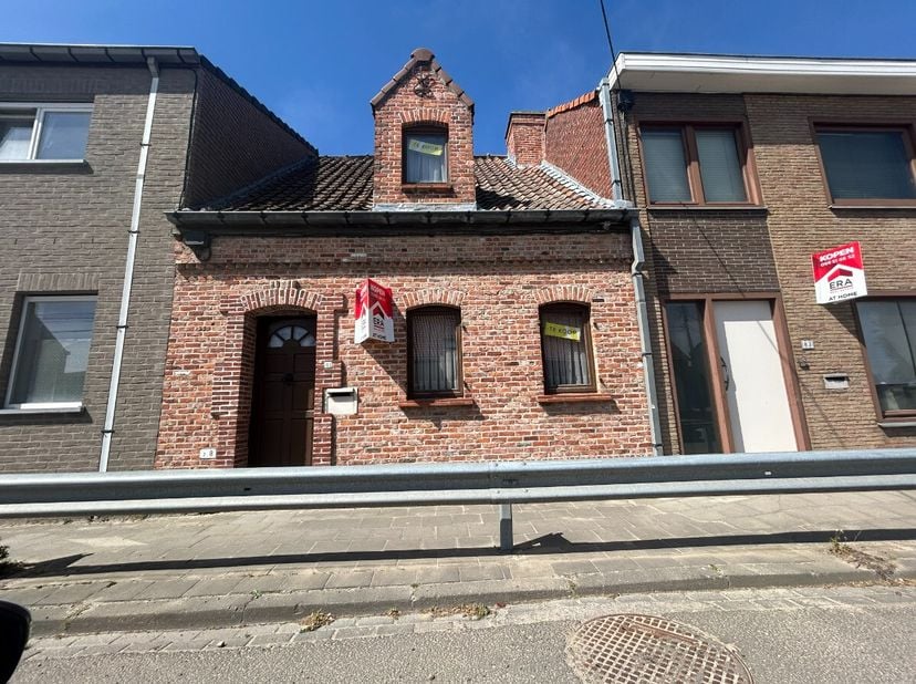 Wervik : maison avec 2 chambres et grand jardin à vendreagencement :hall d&#039;entrée, toilettes séparées, grand séjour, cuisine, buanderie1er étage : 2 c