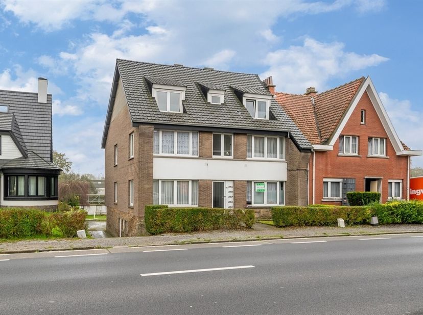 Bien professionnel à vendre
                    à 9300 Aalst