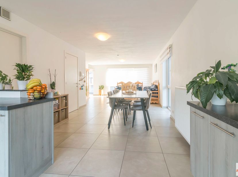 Ruim en licht duplex-appartement met topligging in Kinrooi&lt;br /&gt;
Dit prachtige duplex-appartement in het rustige Ophoven combineert een praktische ind