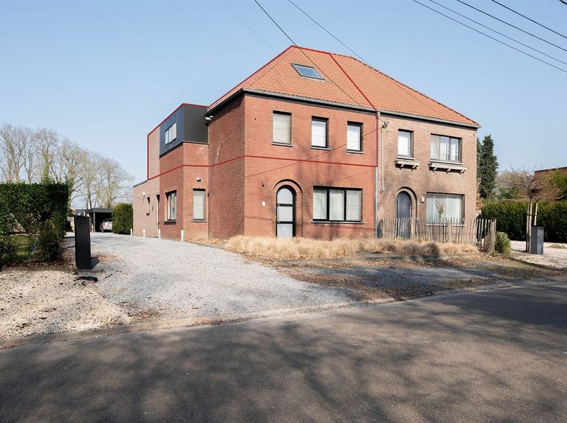 Openhuizendag op zaterdag 10 mei van 12u30 - 13u30&lt;br /&gt;
Instapklare duplex met tuin en terras&lt;br /&gt;
Ligging:&lt;br /&gt;
Deze instapklare duplex is gelegen