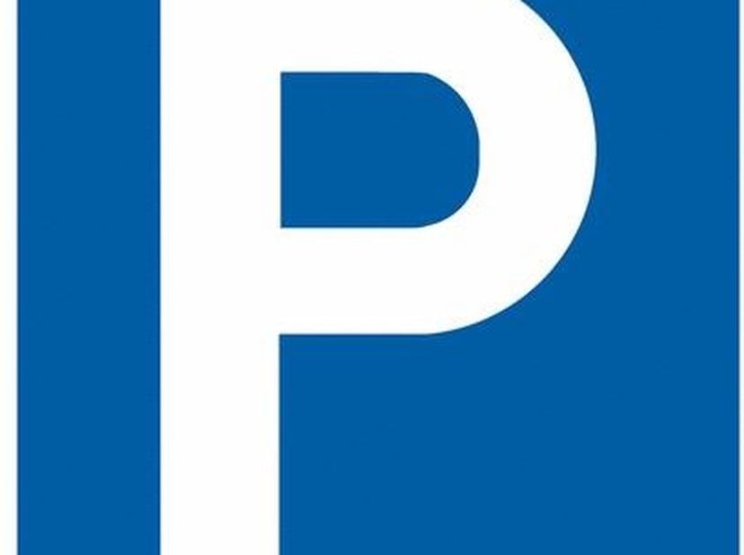 Overdekte autostaanplaats te huur in de directe omgeving van Sint-Augustinus ziekenhuis.&lt;br /&gt;
&lt;br /&gt;
oppervlakte 15m²&lt;br /&gt;
85€/maand&lt;br /&gt;
3 maanden