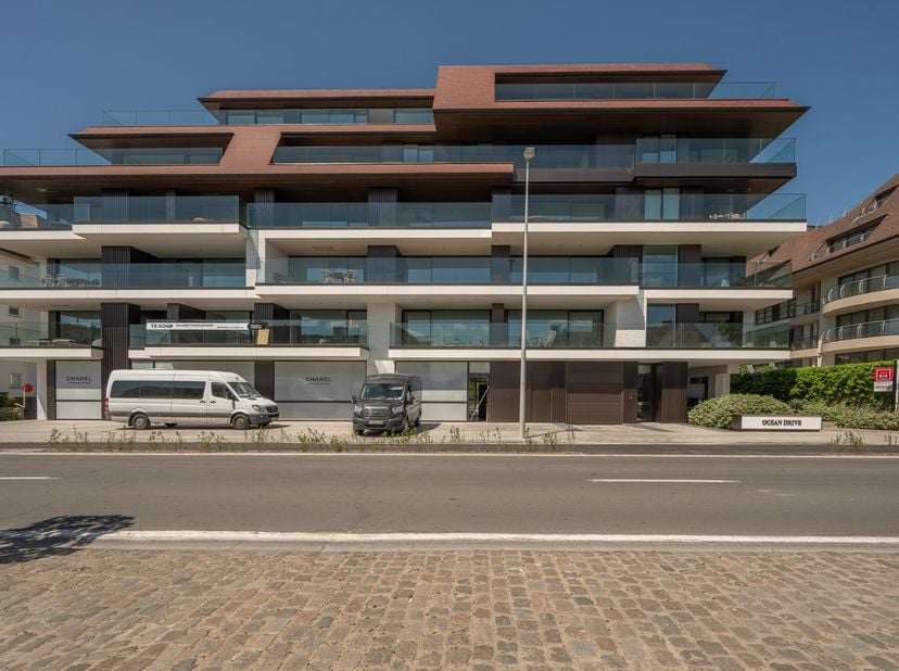 Residentie Ocean Drive is een nieuwbouwproject met uitzonderlijk hoge afwerkingsgraad, gelegen op Kustlaan - Het Zoute, nabij Zeedijk en Wandeldijk.  