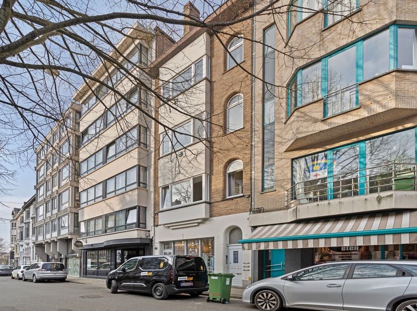 Dit appartementsgebouw bevindt zich aan een rustige en residentiële laan, op slechts 250 meter van het Gentse Sint-Pietersstation.&lt;br /&gt;
&lt;br /&gt;
Het ge