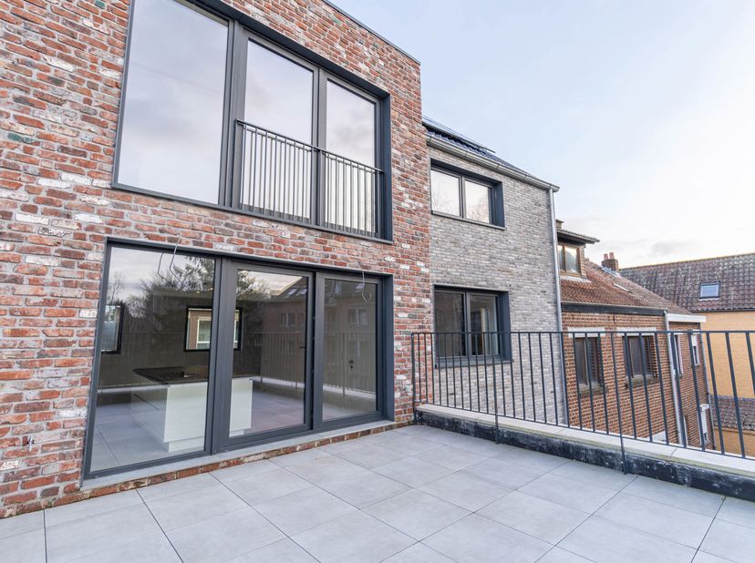 Triplex NEUF de +/- 160 m² habitables situé au coeur de Rixensart et de toutes ses facilités. Il se compose au rez-de-chaussée d&#039;un hall d&#039;entrée avec