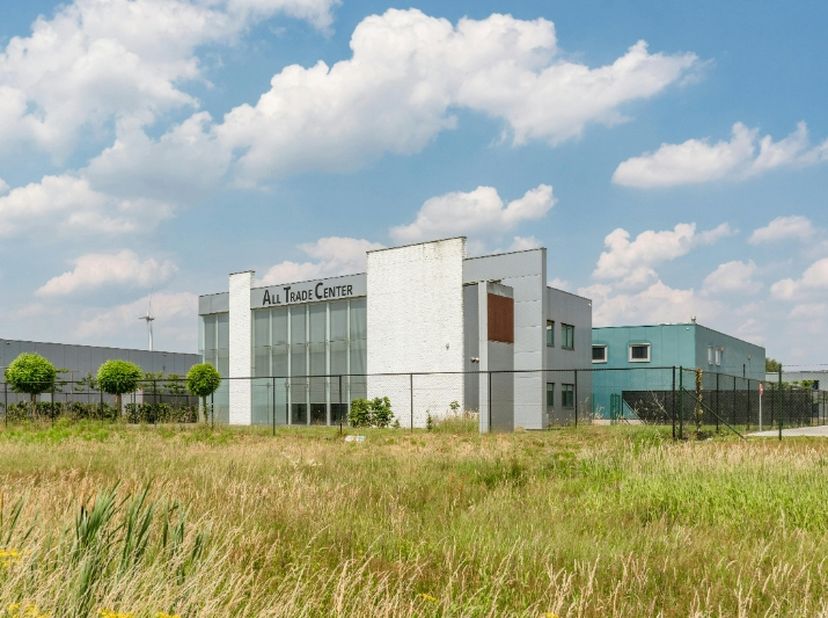 Bien professionnel à vendre
                    à 3740 Bilzen