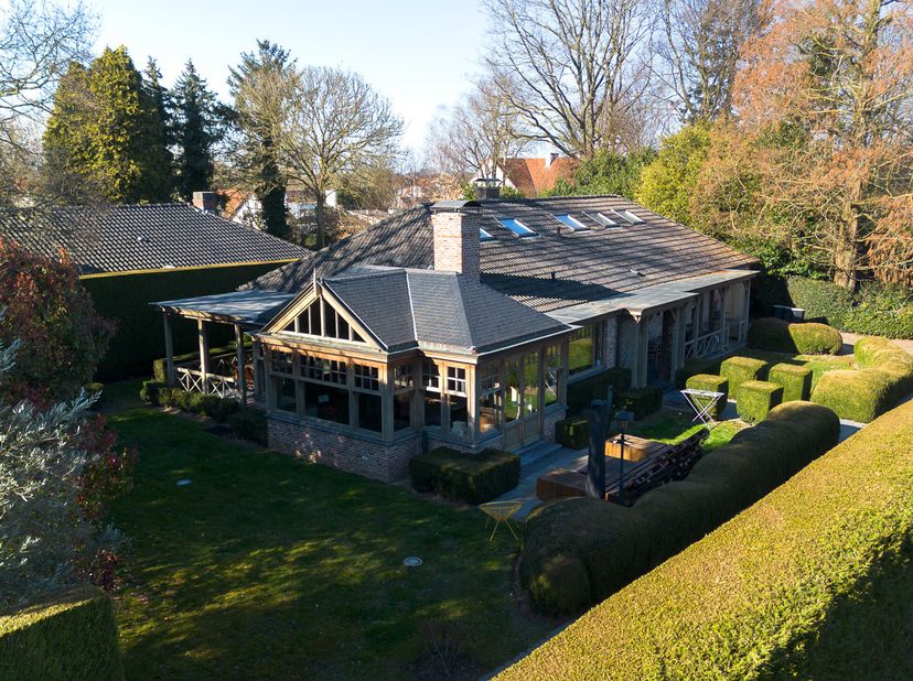 VILLA 3 CHAMBRES - WEMMEL&lt;br /&gt;
Charme, espace et confort absolu !&lt;br /&gt;
Située en plein centre de Wemmel, dans un cadre résidentiel prisé alliant tra
