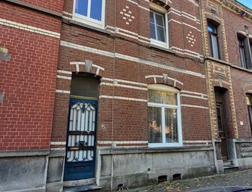                                         Immeuble d’appartements à vendre à Tournai, € 249.000
