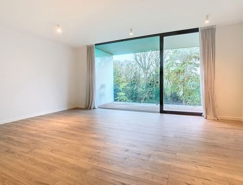                                         Appartement à louer à Rumbeke, € 900
