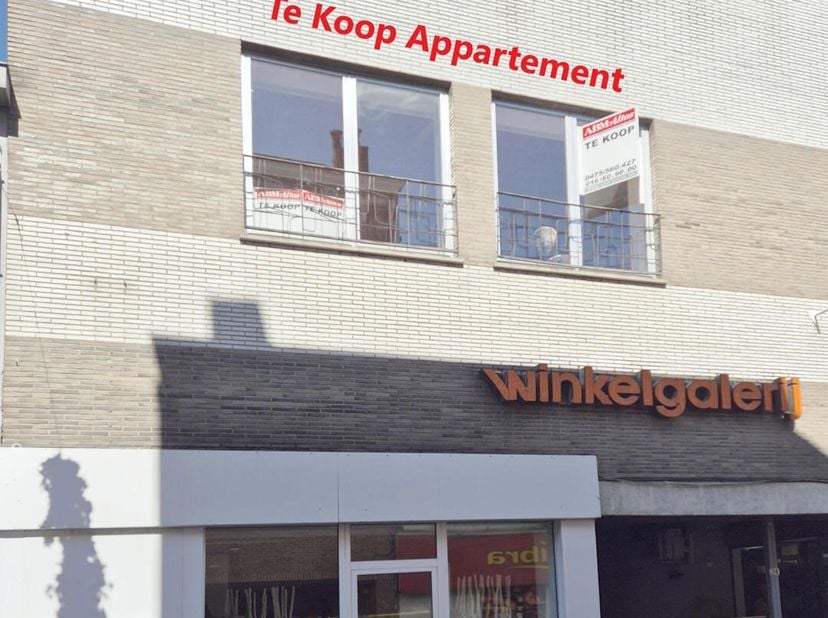Appartement te koop Aarschot op 2e verdieping met twee slaapkamers, badkamer met bad, inkomhal, berging, koer, ruime living. Totale oppervlakte appart