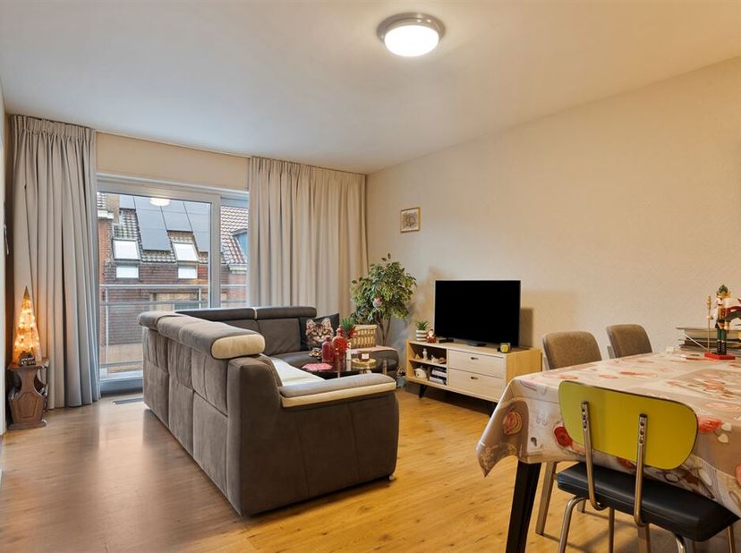 Energiezuinig 2slaapkamer appartement in Halle centrum.&lt;br /&gt;
In een vernieuwde residentie op de hoek met de Arkenvest (enkel toegankelijk voor bewone