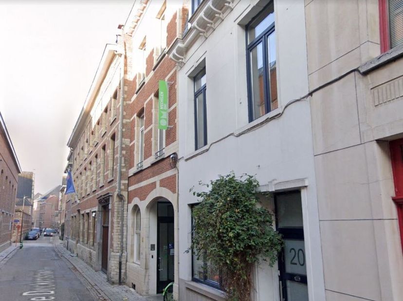 Gebruiksklare kantoren in het centrum van Mechelen. Het voormailge &quot;OH&quot; ondernemingshuis is gelegen binnen de ring van Mechelen. Deze locatie is gemak