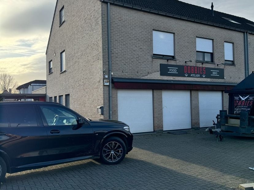 Bien professionnel à louer
                    à 9900 Eeklo