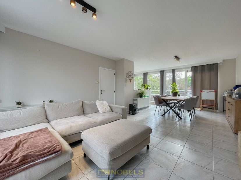 Te huur gunstig gelegen bel-étage woning te Zingem/Kruisem&lt;br /&gt;
&lt;br /&gt;
Toffe bel-étage woning gelegen aan het station te Zingem/Kruisem en op een boo