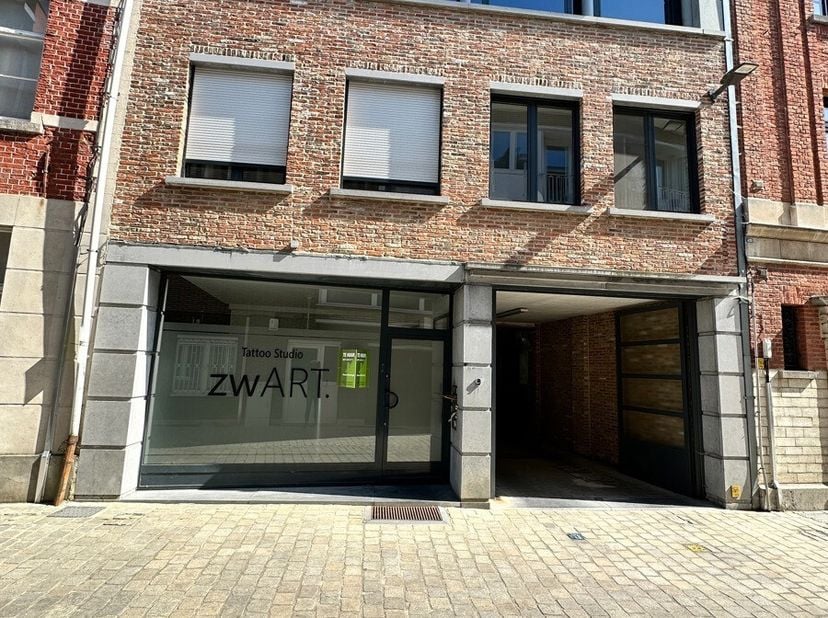 Bien professionnel à louer
                    à 3290 Diest
