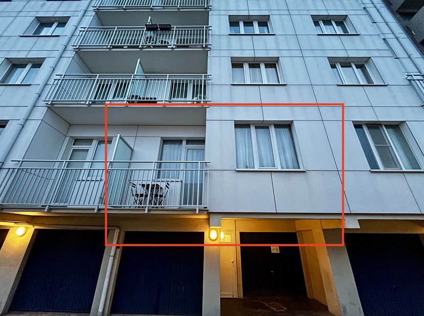 Ben je op zoek naar een charmant en eigentijds bemeubeld appartement op de Zeedijk van Middelkerke? &lt;br /&gt;
Dit karaktervolle 1-slaapkamer appartement