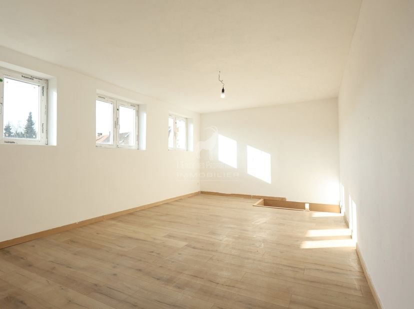 Charmante villa met 3 slaapkamers, tuin en garage te koop in Monceau-sur-Sambre&lt;br /&gt;
Referentie van het agentschap: V6031-1678&lt;br /&gt;
Virtuele rondlei