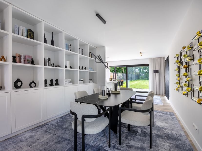 Deze energiezuinige nieuwbouwwoning (BEN, 2024) ligt op een rustige locatie vlak bij het centrum van Schilde. Hier heb je alles binnen handbereik: win
