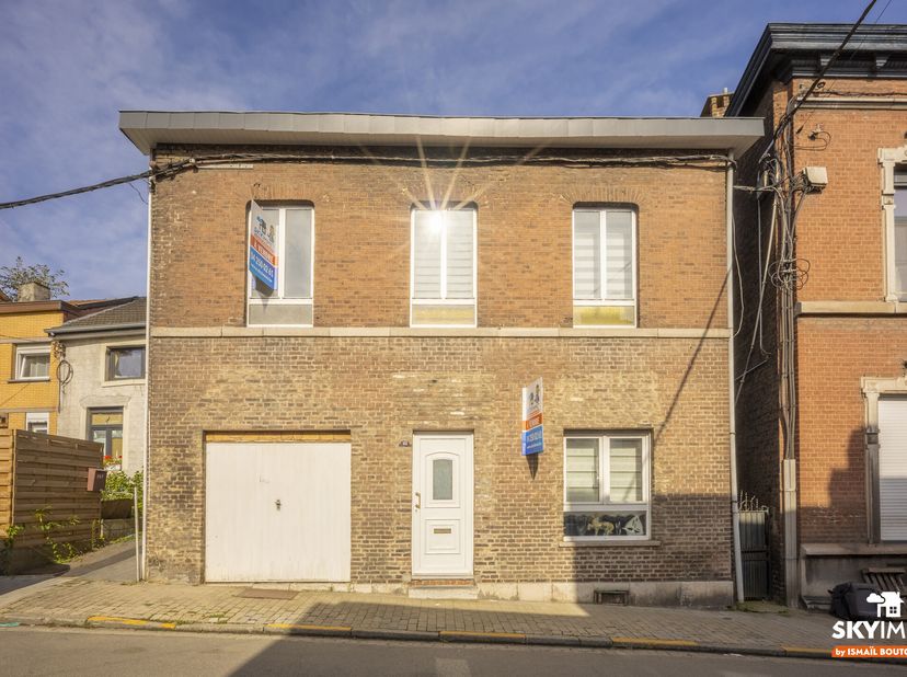 L&#039;agence SKYIMMO vous propose cette belle maison unifamiliale d&#039;une superficie habitable de 145m2 située dans la ville de HERSTAL.&lt;br /&gt;
Celle-ci est