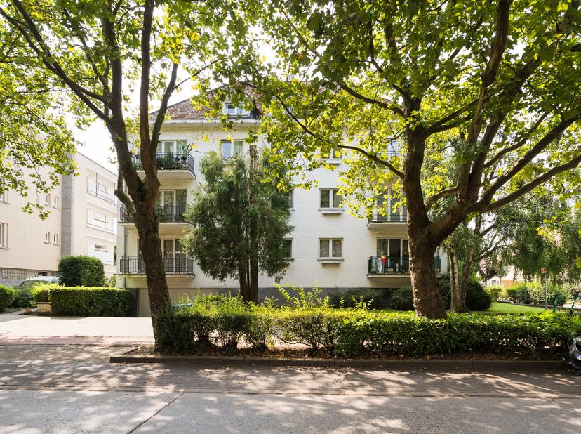 WOLUWE SAINT PIERRE, op een steenworp afstand van Place Dumon en al zijn voorzieningen, mooi APPARTEMENT van 202m² (3-4bed/2bad) met terras (4,5m²), k