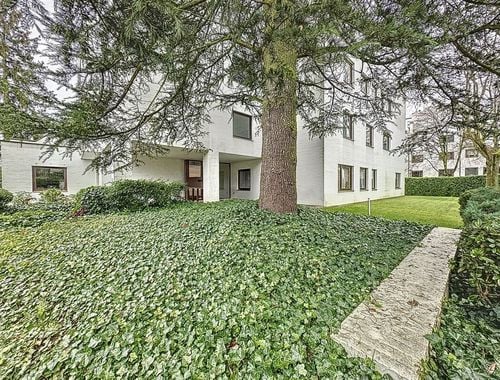                                         Espace de bureaux à vendre à Uccle, € 747.500
