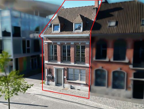                                         Appartementsgebouw te koop in Tournai, € 390.000

