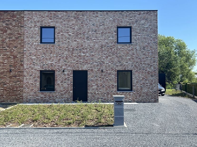 Ben jij op zoek naar een nieuwbouw woning op een rustige locatie in Kaulille? Dan hebben wij gevonden wat jij zoekt!&lt;br /&gt;
INDELING:&lt;br /&gt;
Gelijkvloer