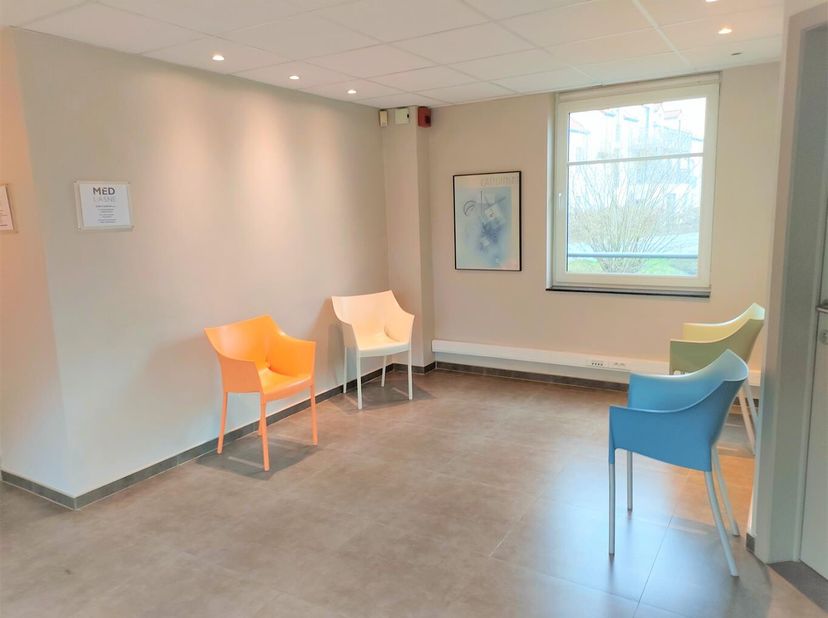 Espace Médical moderne | Belle opportunité | Excellent rapport qualité/prix | Formule All-In&lt;br /&gt;
Très beau cabinet/bureau privatif meublé de 19 m² (