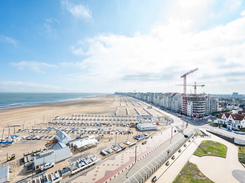 Res. Alto De Mar I&lt;br /&gt;
Cet appartement bénéficie d&#039;une vue imprenable sur la mer depuis le 10ème étage. &lt;br /&gt;
Situé à Duinbergen, au club de voile