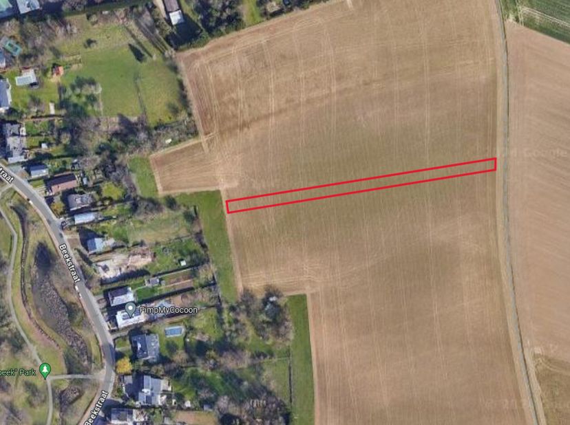 Terrain agricole situé le long du Dieweg à Wezembeek-Oppem.&lt;br /&gt;
 Le terrain est actuellement loué.&lt;br /&gt;
 Largeur +/- 12m&lt;br /&gt;
 Longueur +/- 240m&lt;b