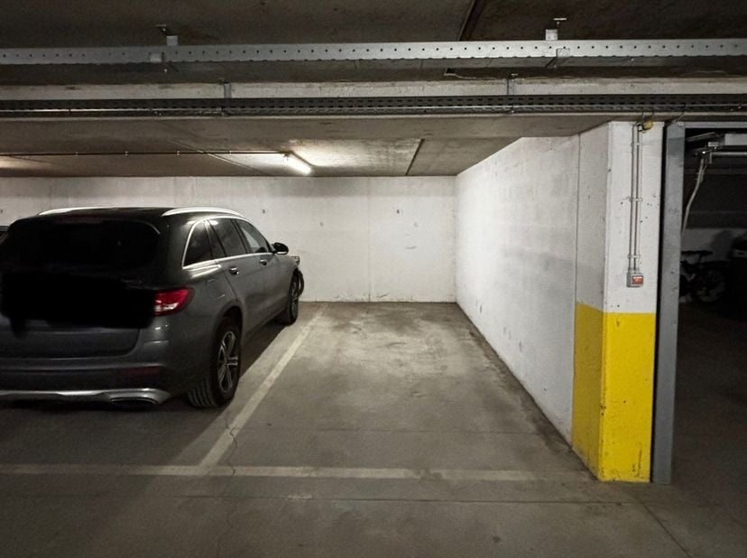 Emplacement de parking situé en face du projet TERVUREN SQUARE - à deux pas de MONTGOMERY