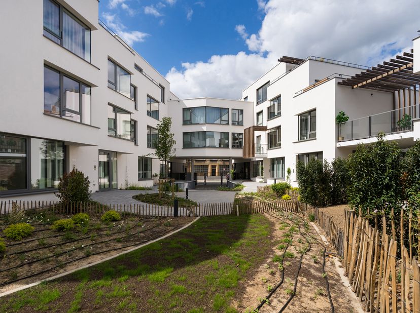 UCCLE - implanté entre le Square Coghen et la rue du Doyenné, à un jet de pierre du Parvis Saint-Pierre, superbe STUDIO NEUF (1sdd) de 34 m² avec TERR