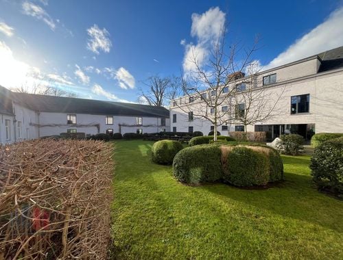                                         Espace de bureaux à louer à Merelbeke, € 2.595
