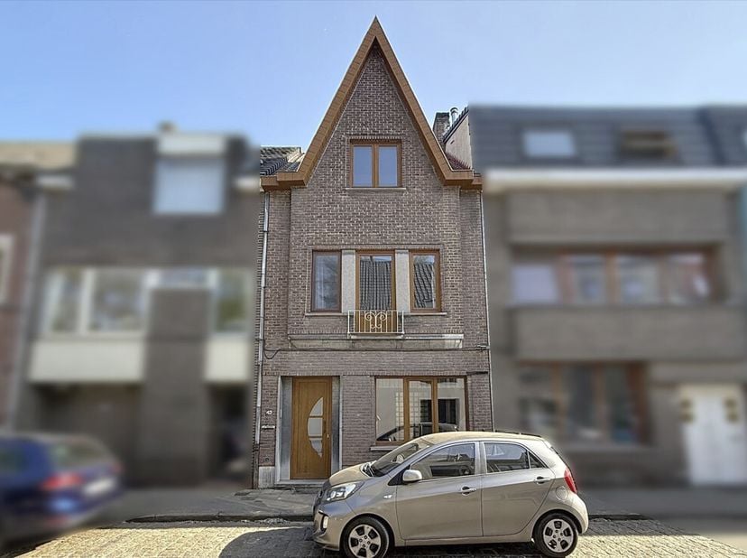 RUIM WONEN OP EEN TOPLOCATIE! &lt;br /&gt;
 &lt;br /&gt;
Dit ruime pand biedt een rustige leefomgeving met veel groen, ideaal voor gezinnen en mensen die van natu