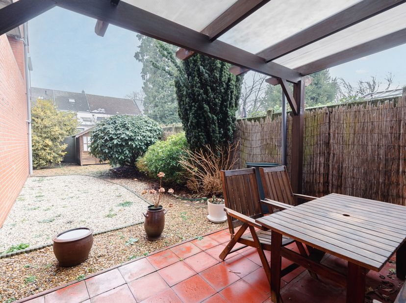 TE KOOP: Gelijkvloers appartement met tuin en garagebox in Zaventem.In een kleinschalig gebouw met slechts 11 appartementen vindt u dit ruime gelijkvl