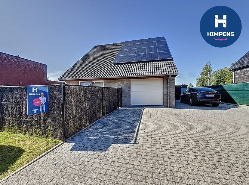 Ontdek deze ruime, energiezuinige villa in het charmante Veurne, ideaal voor gezinnen die comfort, ruimte en duurzaamheid willen combineren. De woning