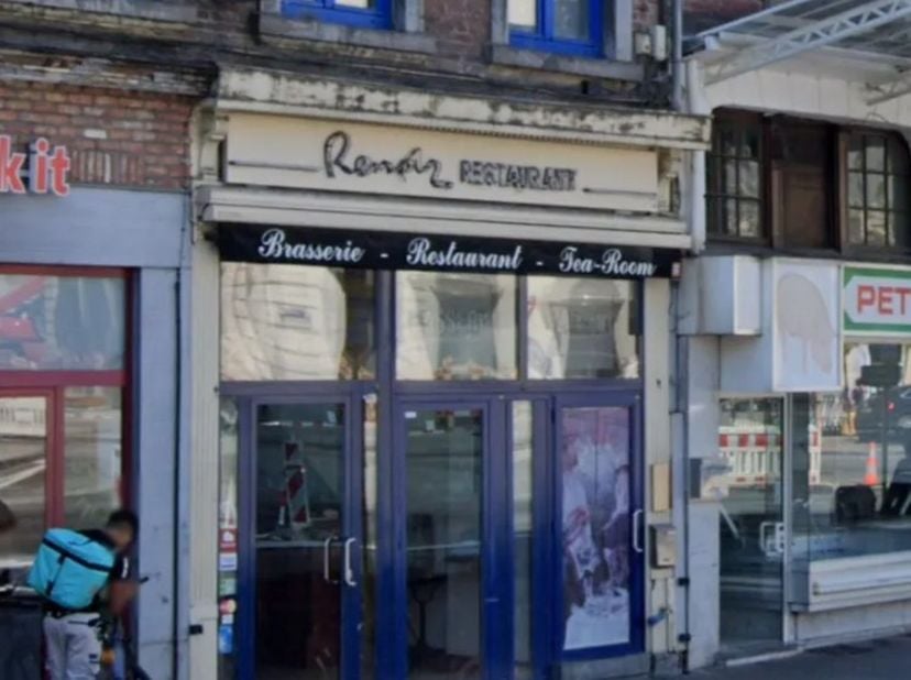 Commercieel pand te huur, gelegen nabij MC Donalds, Burger King, Wok It, Hawaiian Poké Bowl, … De gelijkvloerse opp. bedraagt 150 m². &lt;br /&gt;
De maande