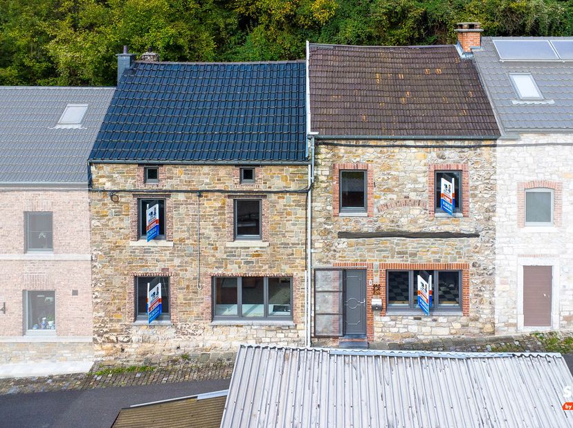 L&#039;agence SKYIMMO vous propose cette belle et spacieuse maison à rénovée, idéalement située à Remouchamps .&lt;br /&gt;
Ce bien est composé comme suit :&lt;br /